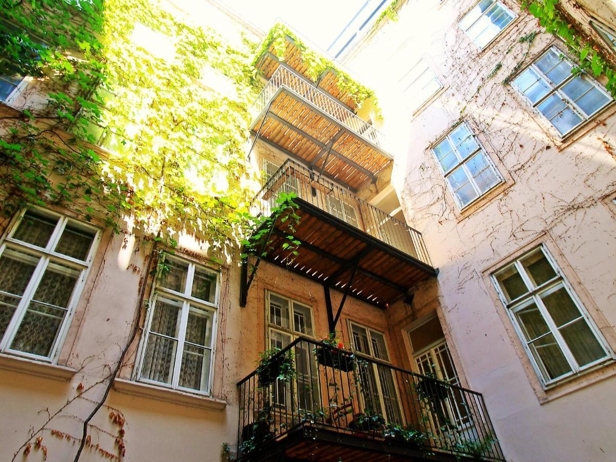 Apartment Judenplatz By Interhome Вена Экстерьер фото